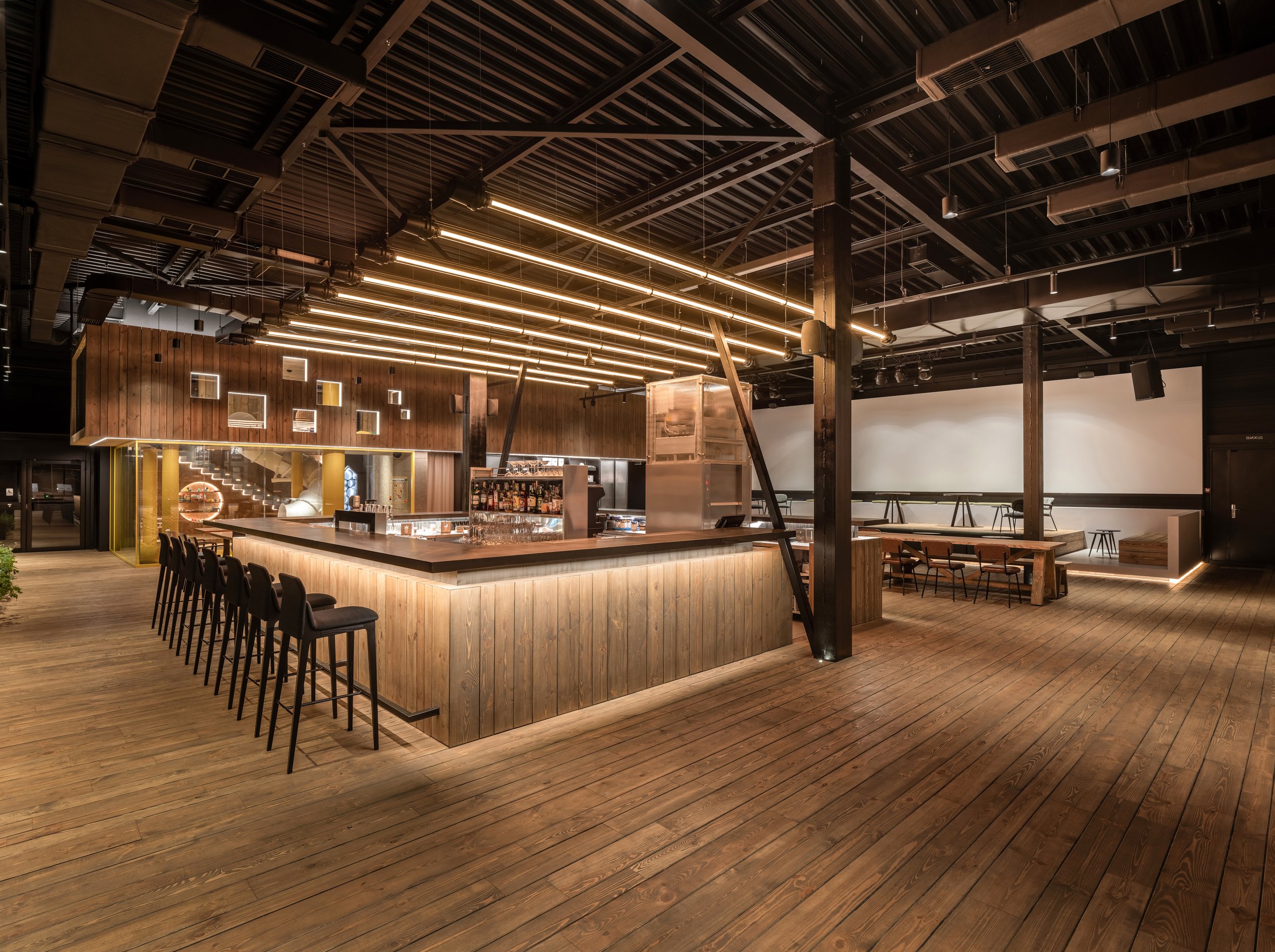 thiet-ke-va-thi-cong-noi-that-movi-coffee-and-beer